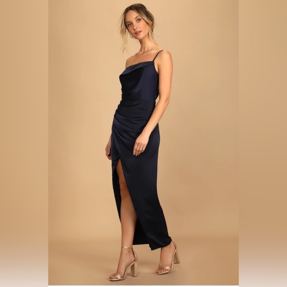 NWT Showing Off a Little Navy Blue Asymmetrical Tulip Midi Dress - Picture 4 of 5